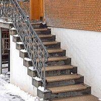 AKO Sicherheits-Stufenmatte Rutschfest 30 x 73 cm R13- Made in Germany